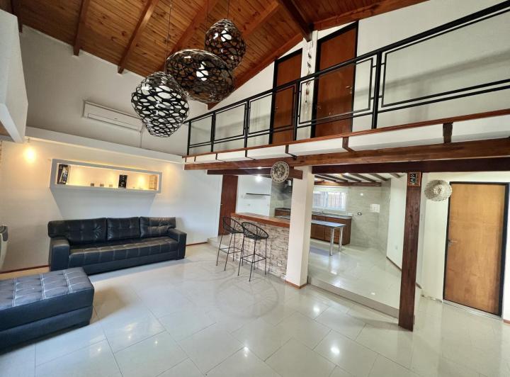 Casa · 175m² · 5 Ambientes · 1 Cochera