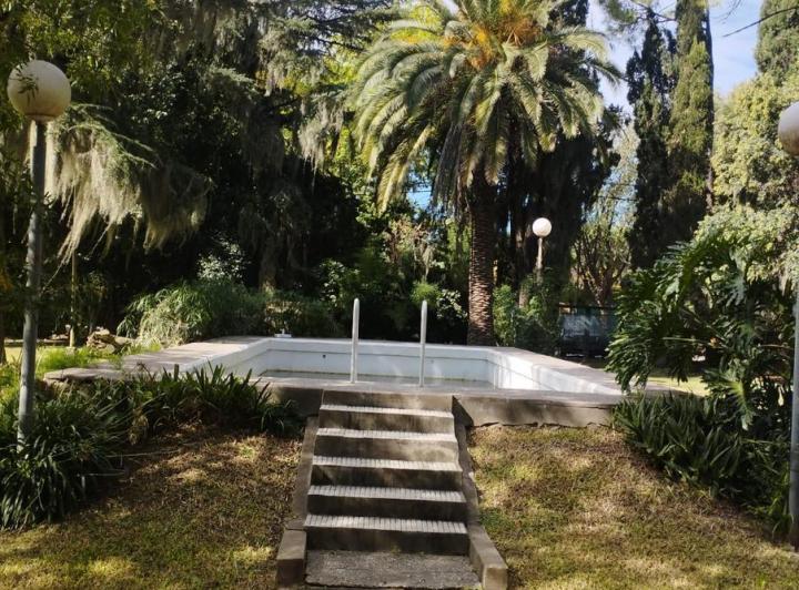 Casa · 70m² · 4 Ambientes · 4 Cocheras