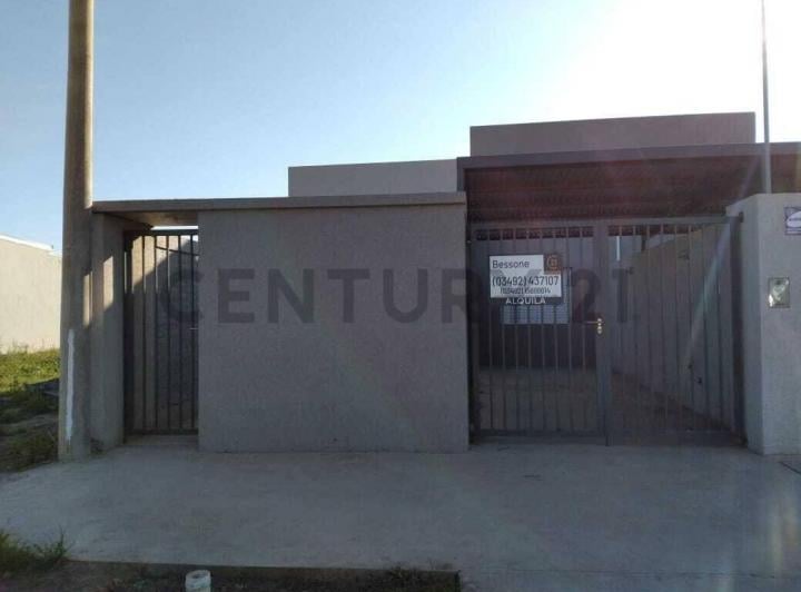 Casa · 83m² · 3 Ambientes · 1 Cochera