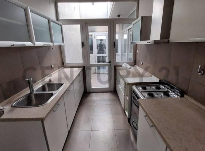 Casa · 175m² · 4 Ambientes · 1 Cochera