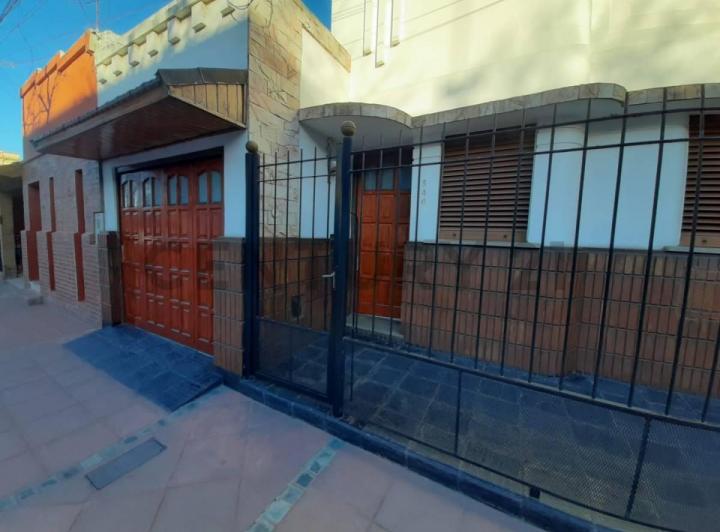 Casa · 110m² · 4 Ambientes · 1 Cochera