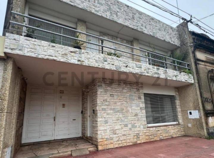 Casa · 423m² · 10 Ambientes · 2 Cocheras