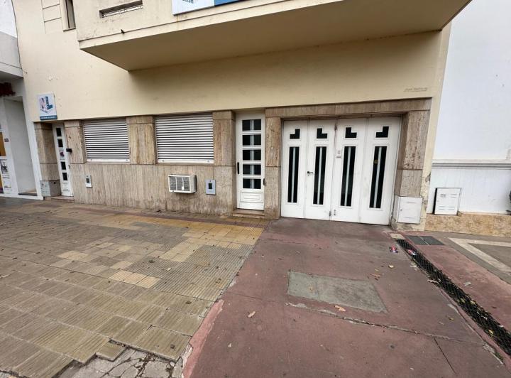 Casa · 3 Dormitorios · 2 Cocheras