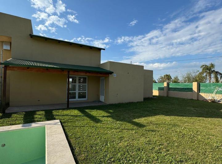 Casa · 570m² · 4 Ambientes · 2 Cocheras