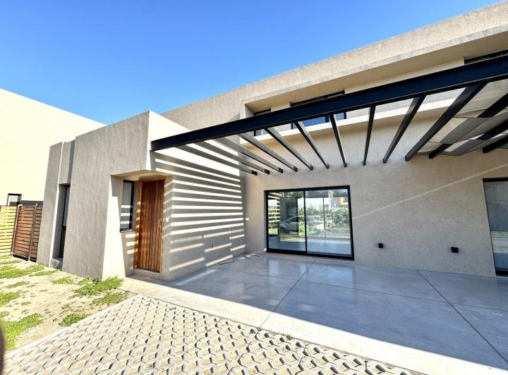Casa · 108m² · 3 Ambientes · 1 Cochera