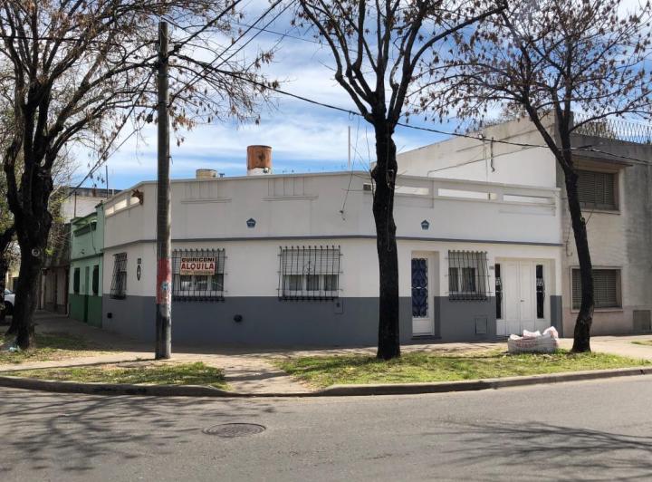 Casa · 100m² · 4 Ambientes · 1 Cochera