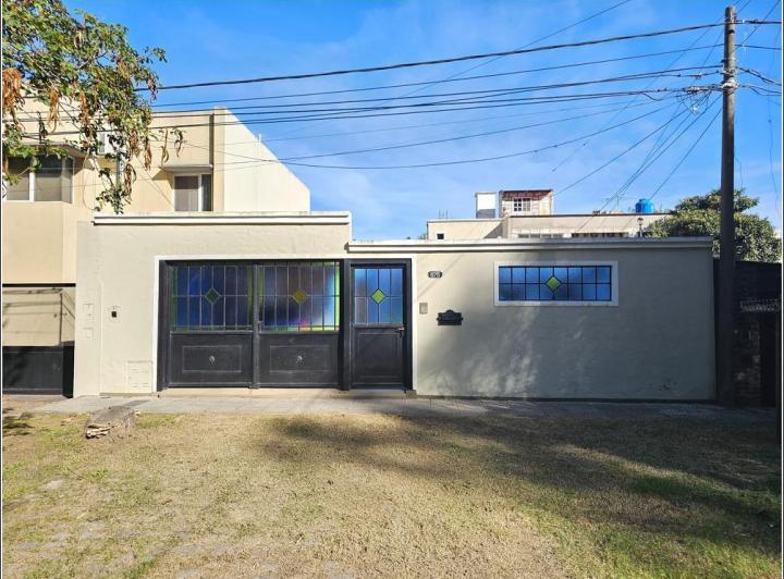 Casa · 190m² · 5 Ambientes · 2 Cocheras