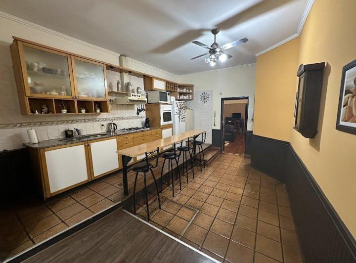 Casa · 160m² · 7 Ambientes · 1 Cochera
