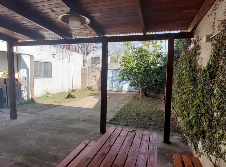 Casa · 160m² · 5 Ambientes · 3 Cocheras