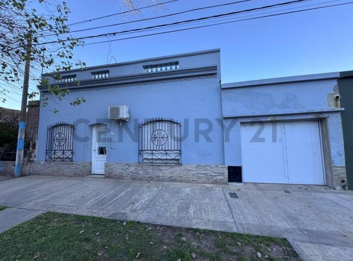 Casa · 114m² · 6 Ambientes · 1 Cochera