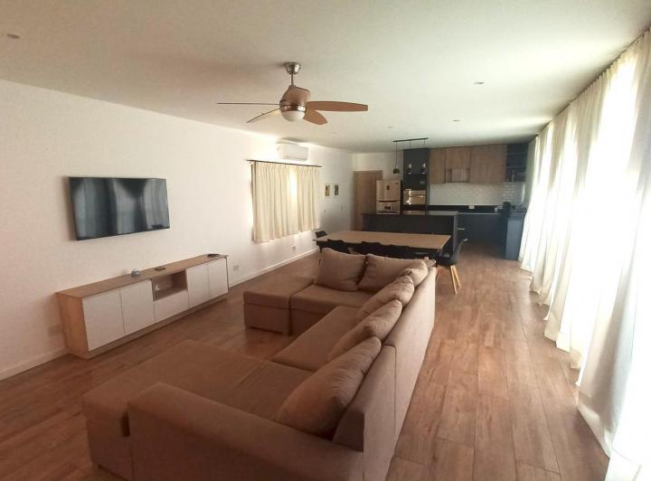 Casa · 128m² · 4 Ambientes · 2 Cocheras