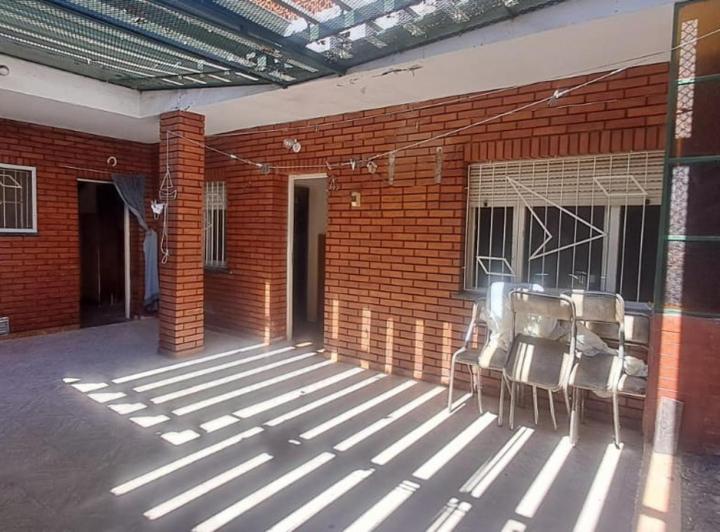 Casa · 1m² · 2 Ambientes