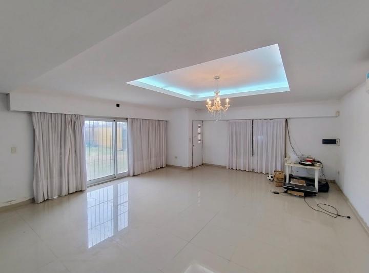 Casa · 322m² · 4 Ambientes · 4 Cocheras