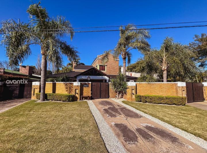 Casa · 415m² · 6 Ambientes · 1 Cochera