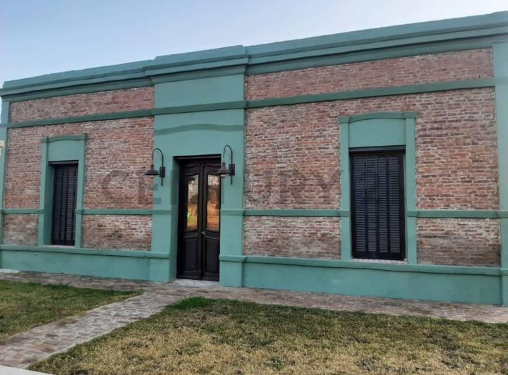 Casa · 229m² · 3 Ambientes · 2 Cocheras