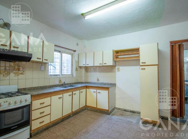 Casa · 115m² · 5 Ambientes · 2 Cocheras
