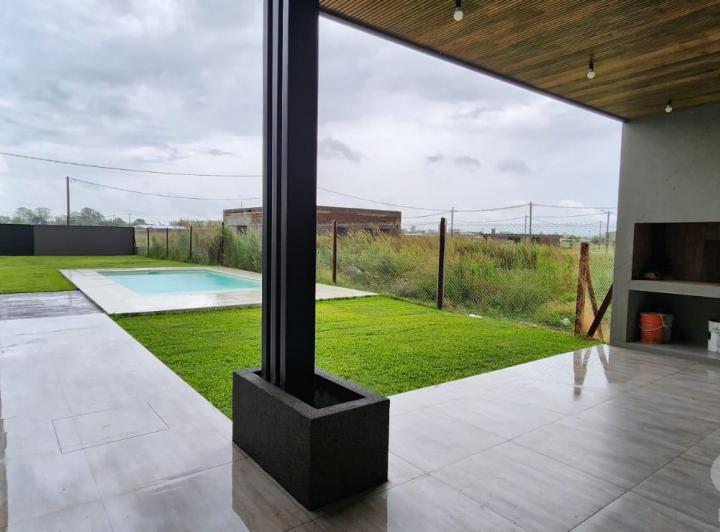 Casa · 105m² · 5 Ambientes · 2 Cocheras