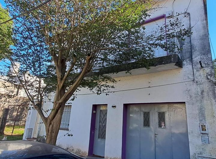 Casa · 93m² · 4 Ambientes · 1 Cochera