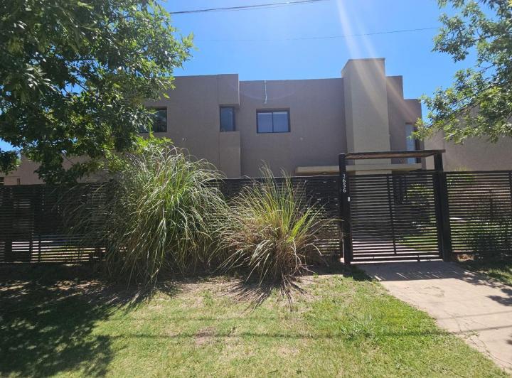 Casa · 180m² · 6 Ambientes · 1 Cochera