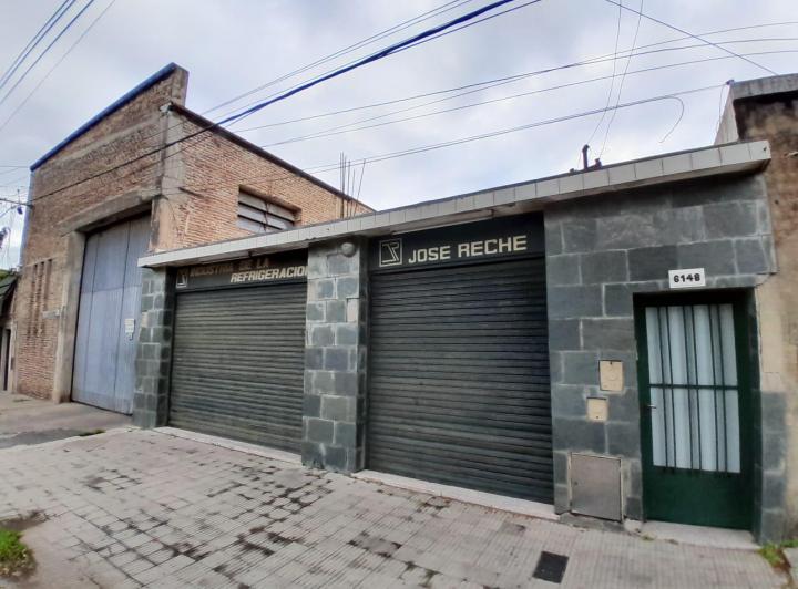 Casa · 694m² · 7 Ambientes · 1 Cochera