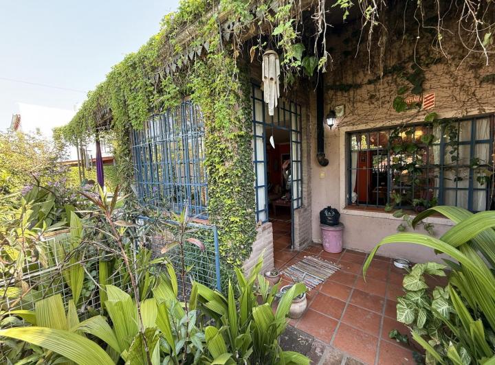 Casa · 93m² · 6 Ambientes · 3 Cocheras