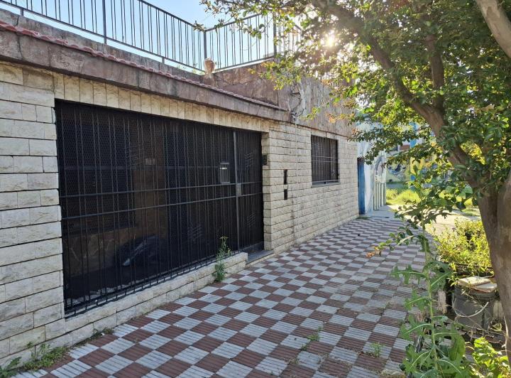 Casa · 100m² · 5 Ambientes · 1 Cochera