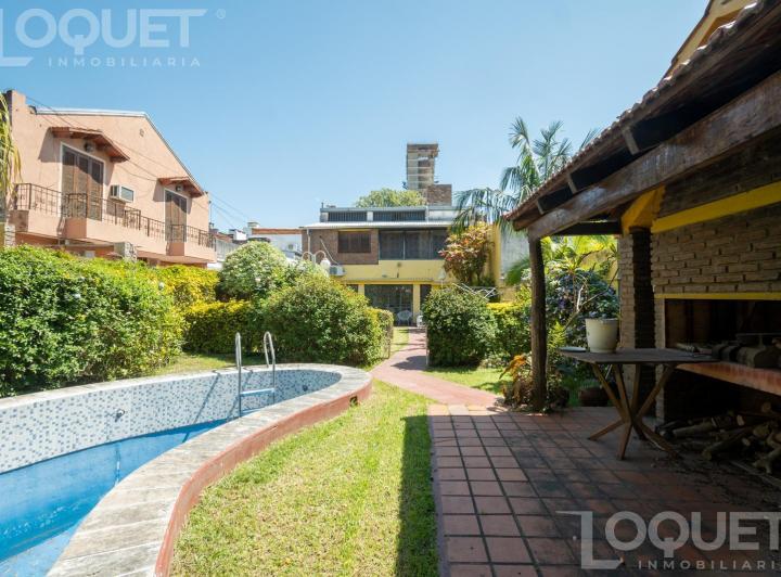 Casa · 383m² · 8 Dormitorios