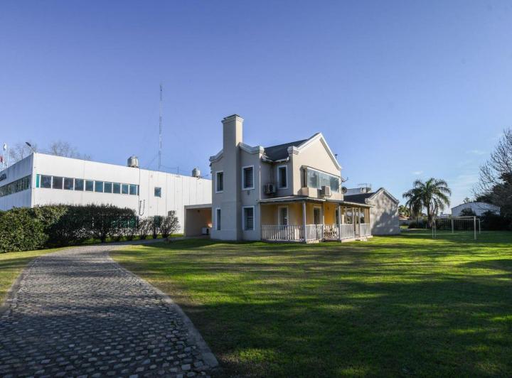 Casa · 183m² · 6 Ambientes · 2 Cocheras