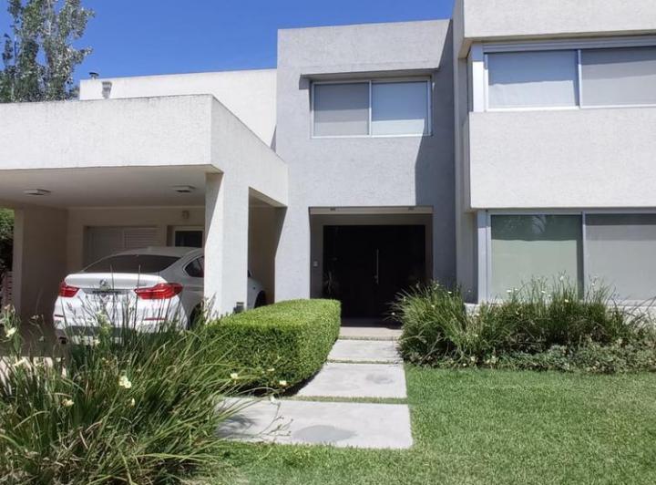 Casa · 380m²