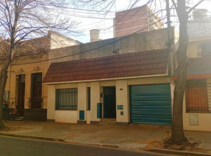 Casa · 200m² · 8 Ambientes