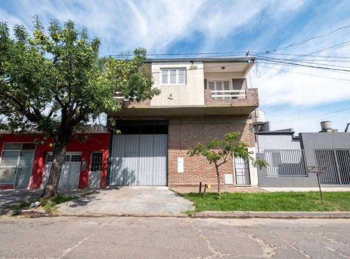 Casa · 250m² · 8 Ambientes