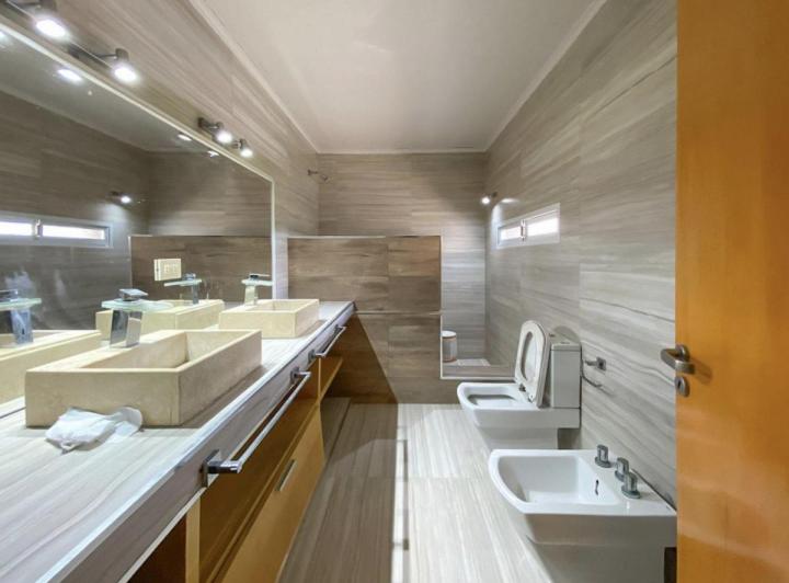 Casa · 300m² · 4 Ambientes