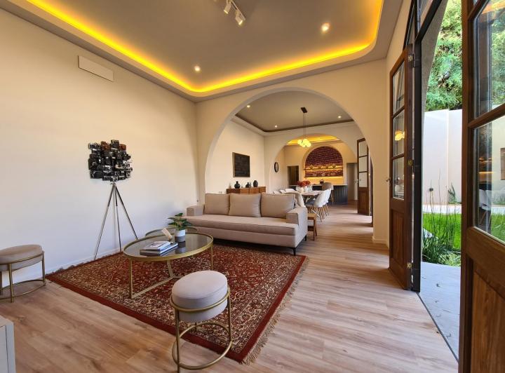 Casa · 203m² · 10 Ambientes · 1 Cochera
