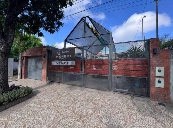 Casa · 92m² · 3 Ambientes · 2 Cocheras