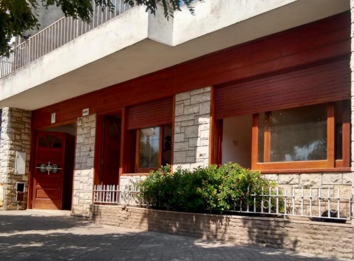 Casa · 202m² · 6 Ambientes · 1 Cochera