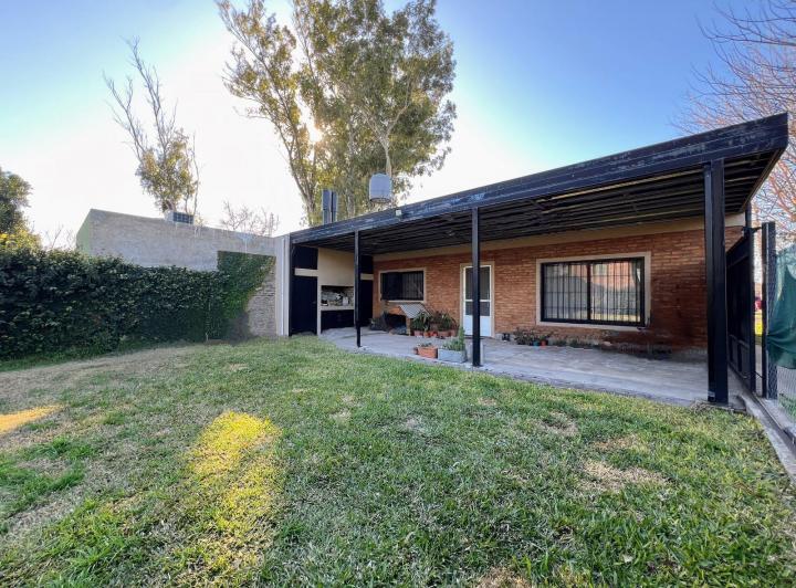 Casa · 115m² · 4 Ambientes · 2 Cocheras