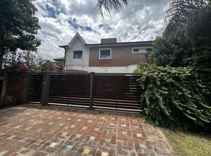 Casa · 87m² · 5 Ambientes