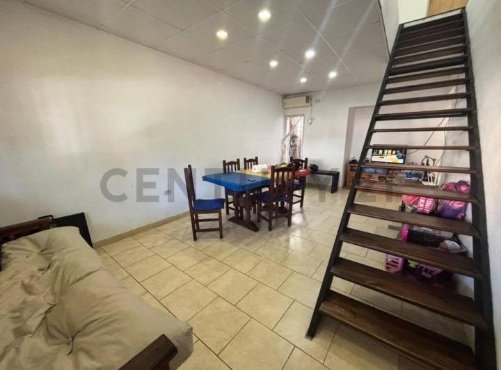 Casa · 93m² · 6 Ambientes · 1 Cochera
