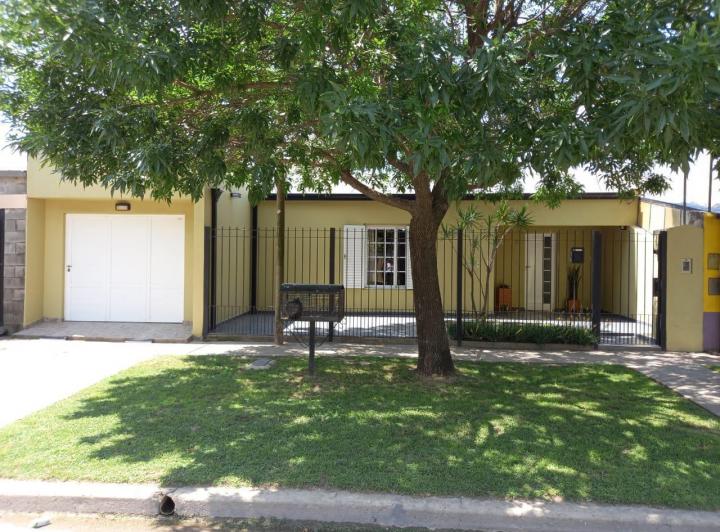 Casa · 126m² · 2 Dormitorios · 2 Cocheras