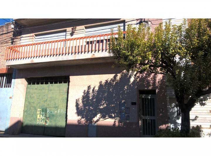Casa · 220m² · 6 Ambientes