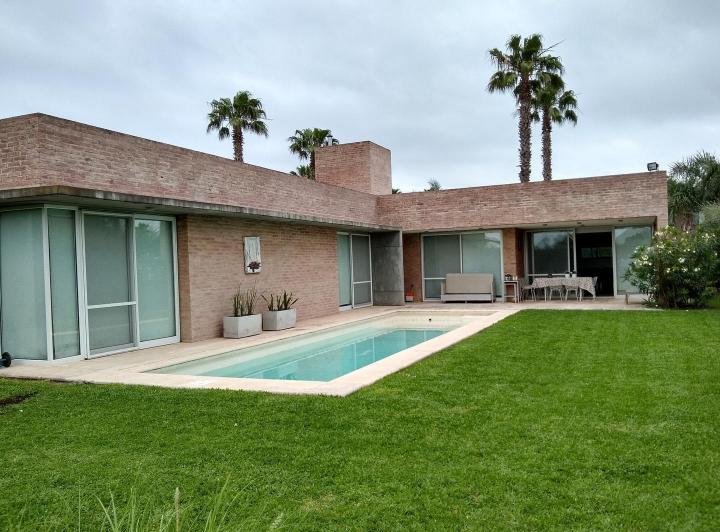 Casa · 175m² · 3 Ambientes · 2 Cocheras