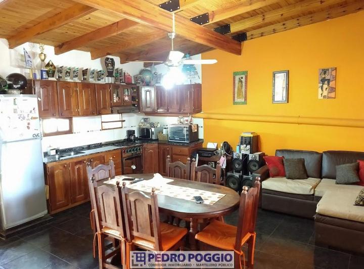 Casa · 100m² · 3 Ambientes · 2 Cocheras