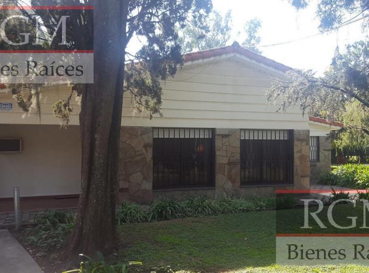 Casa · 160m² · 6 Ambientes · 2 Cocheras
