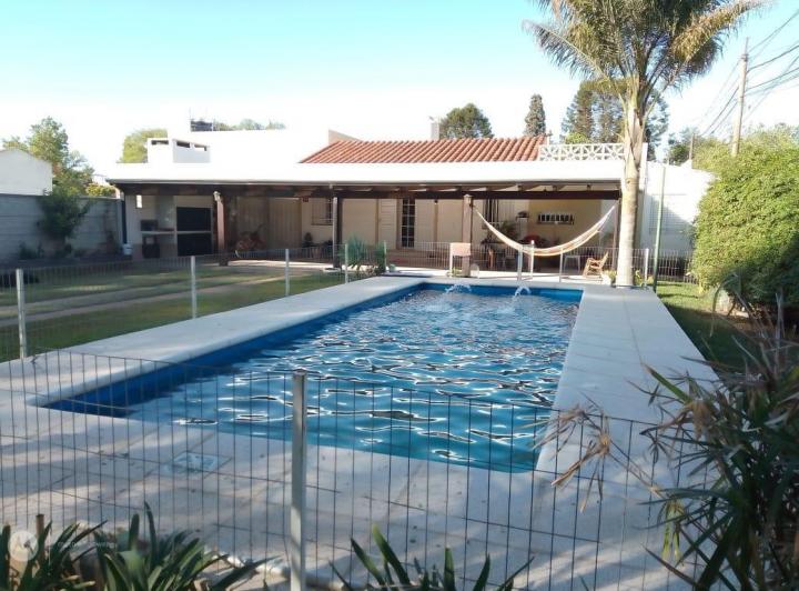 Casa · 210m² · 2 Dormitorios · 1 Cochera