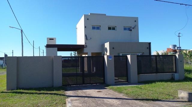 Casa · 120m² · 2 Dormitorios · 1 Cochera