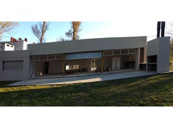 Casa · 150m² · 5 Ambientes · 2 Cocheras