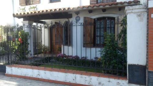 Casa · 380m² · 8 Ambientes · 2 Cocheras