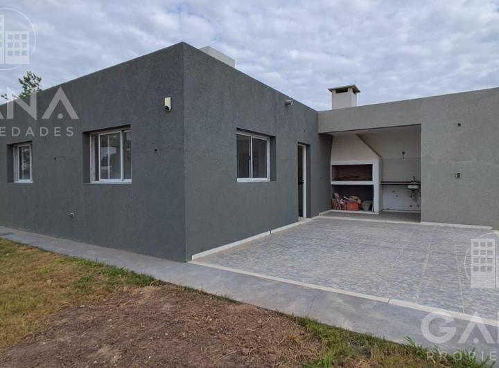 Casa · 68m² · 3 Ambientes · 1 Cochera