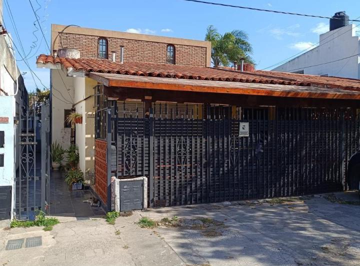 Casa · 110m² · 5 Ambientes · 1 Cochera