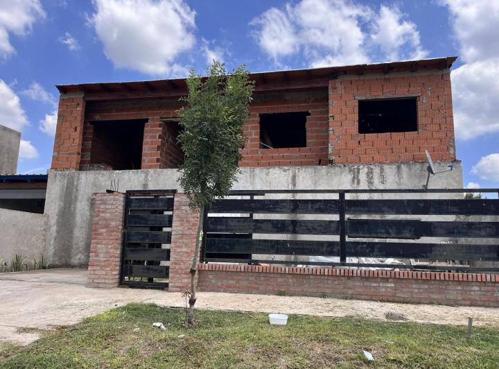 Casa · 140m² · 3 Dormitorios · 1 Cochera